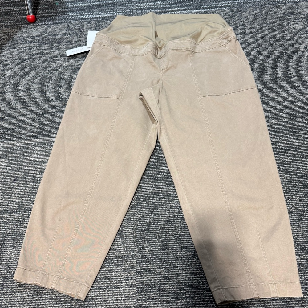 BRAND NEW - Women’s Maternity Khaki Capris -XL